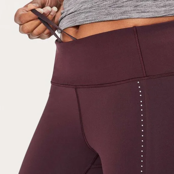 Lululemon Extra Mile Crop (Reflective 23") - Full-On® Luxteme in Garnet, Size 4 - Picture 14 of 16